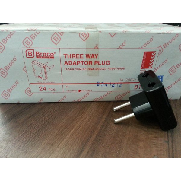 T Multi BROCO Hitam Gepeng / Steker Colokan Parallel 3 Bagian Lubang