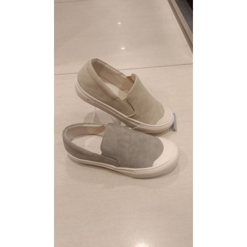 SNEAKERS SLIP ON WANITA POLOS TANPA MOTIF BERBAHAN KULIT SINTETIS PU || PRODUK ORIGINAL BRAND AMANDA