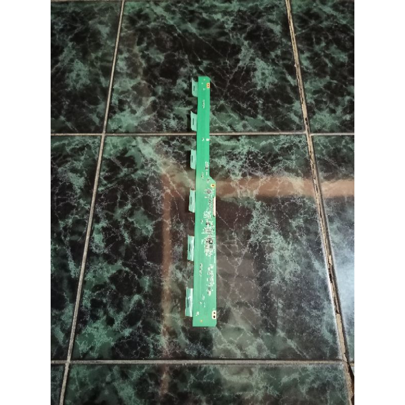 TCON - TICON - TIKON TV LED POLYTRON PLD24D300 - PLD 24D300