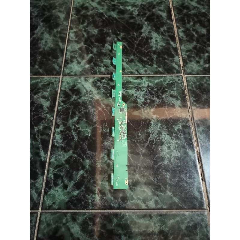 TICON - TCON - TIKON TV LED POLYTRON PLD24D300 - PLD 24D300