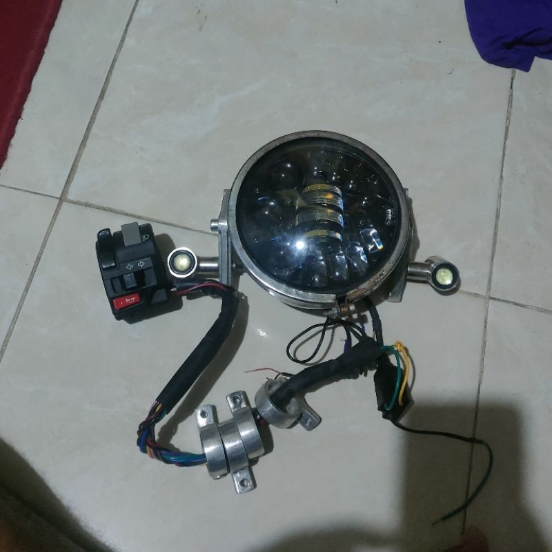 DAYMAKER 5.75 INCH LAMPU KOTA BIRU SET L2G SET KUPINGAN CINCIN AS 31