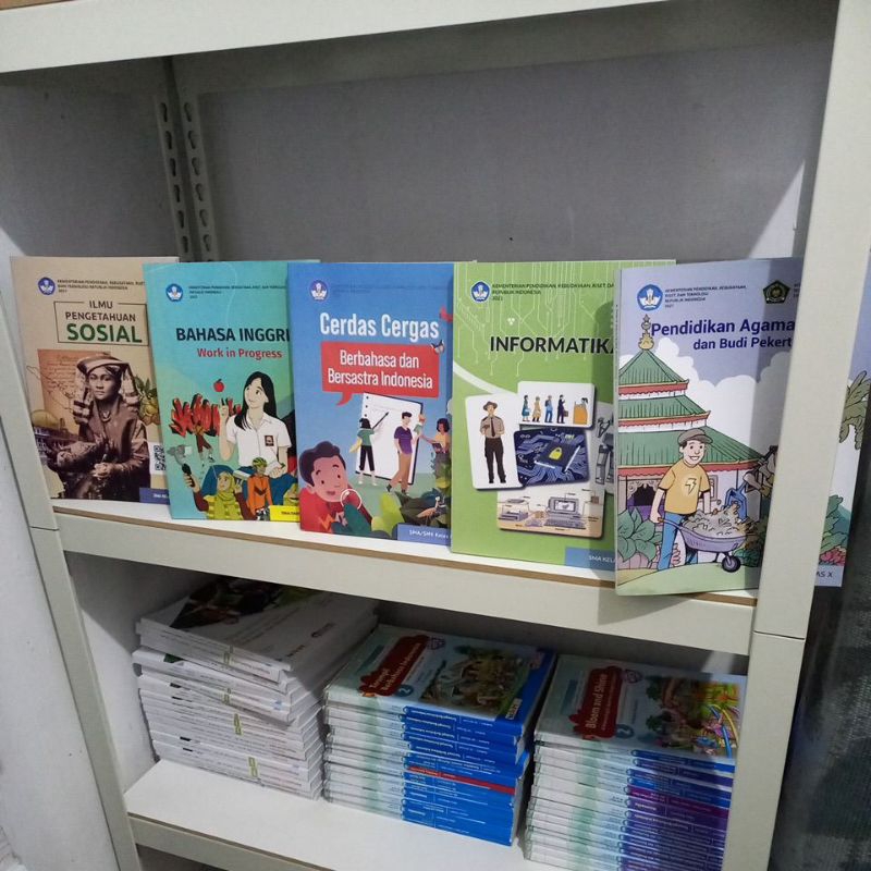 

Buku siswa kurikulum merdeka kelas 10 / X SMA & MA IPS, Matematika, informatika, IPA, PAIS, Bhs Indonesia, bhs inggris, pancasila dan kewarganegaraan