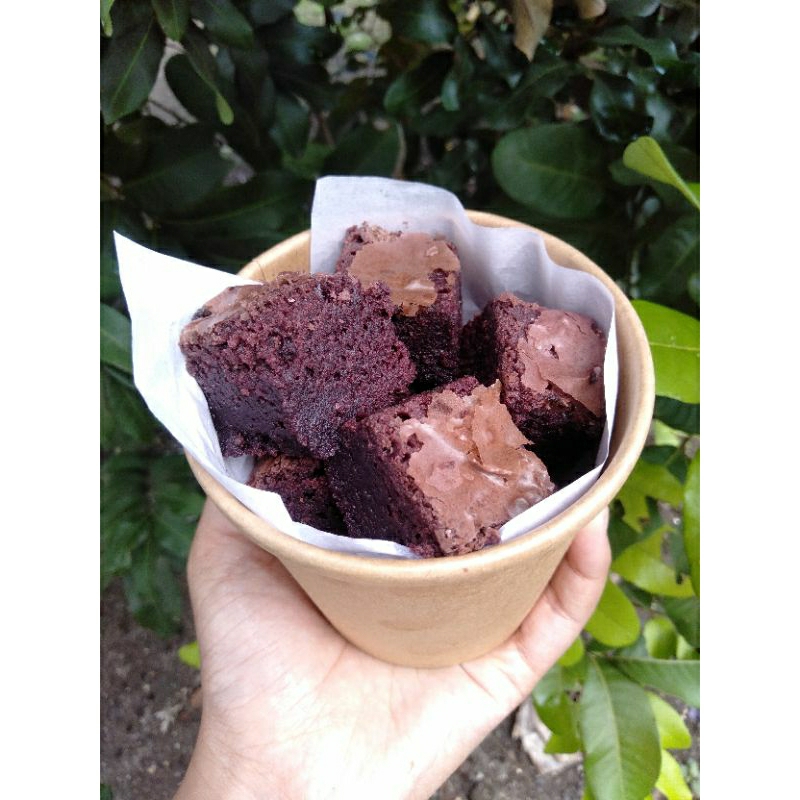 

Mini Fudgy Brownies Bites (Taro)