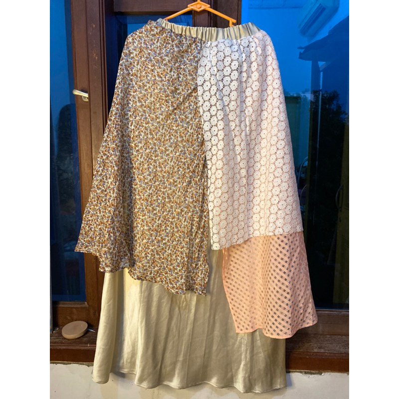 (Preloved) rok motif Ikyk
