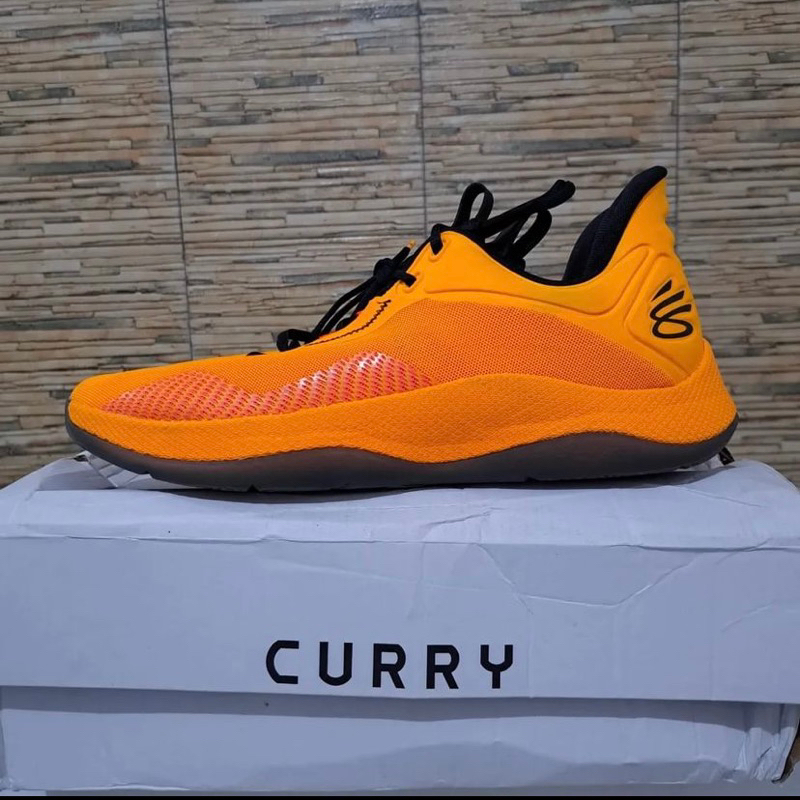 Curry Hovr Splash 2 Orange Shock