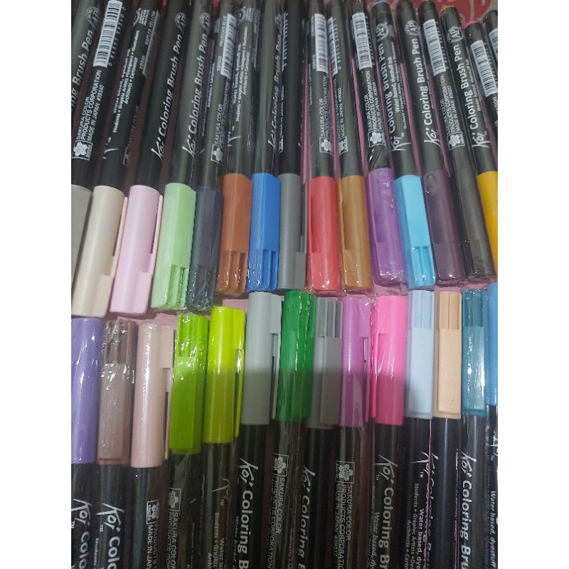 

Sakura Koi coloring brush pen set 50 warna