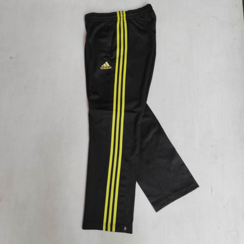 Adidas Training pants size 32-34 celana lari pria