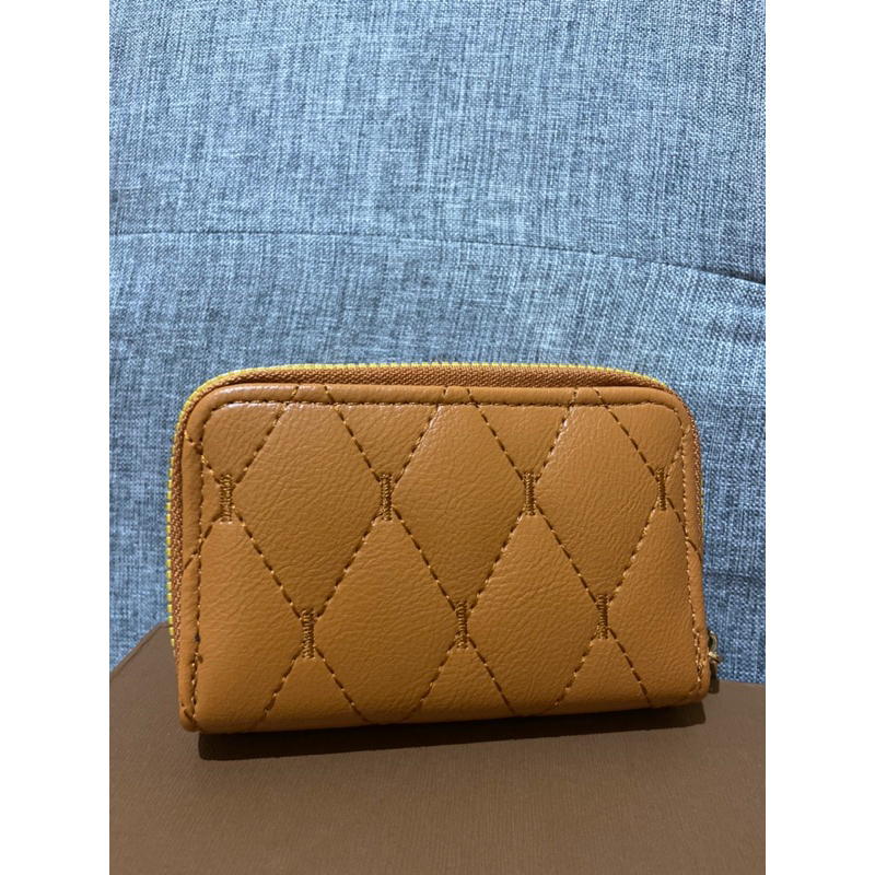 Dompet uang dan kartu