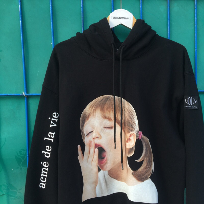 Hoodie ADLV face yawn