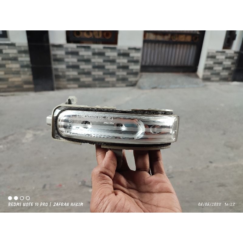 Sein spion Mazda Biante