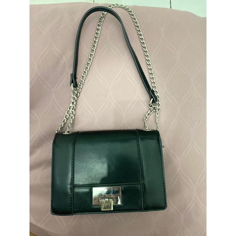 Tas Stadivarius sling bag