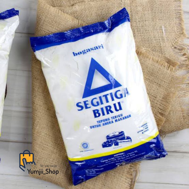 

Bogasari Tepung Segitiga Biru kemasan 1kg.