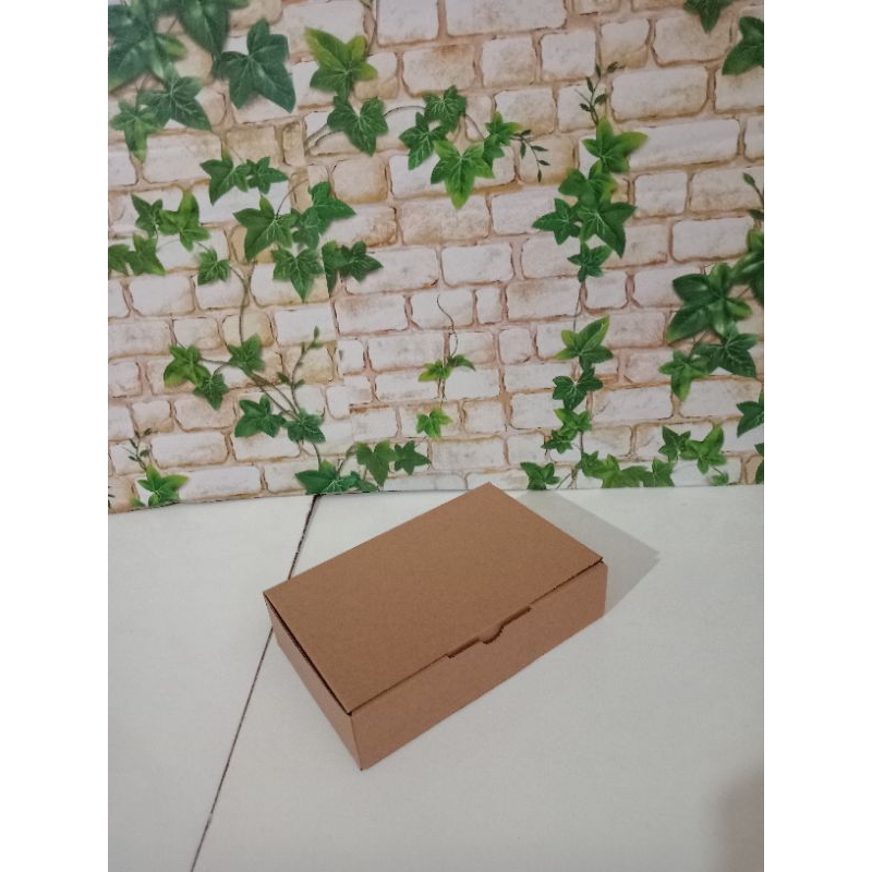 

kardus/karton/box UK 26x21x5 cm box aksesories,box souvenir,box hampers,box baju,box olshop