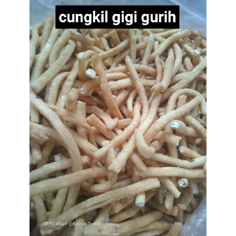 

cungkil gigi / stik kue bawang