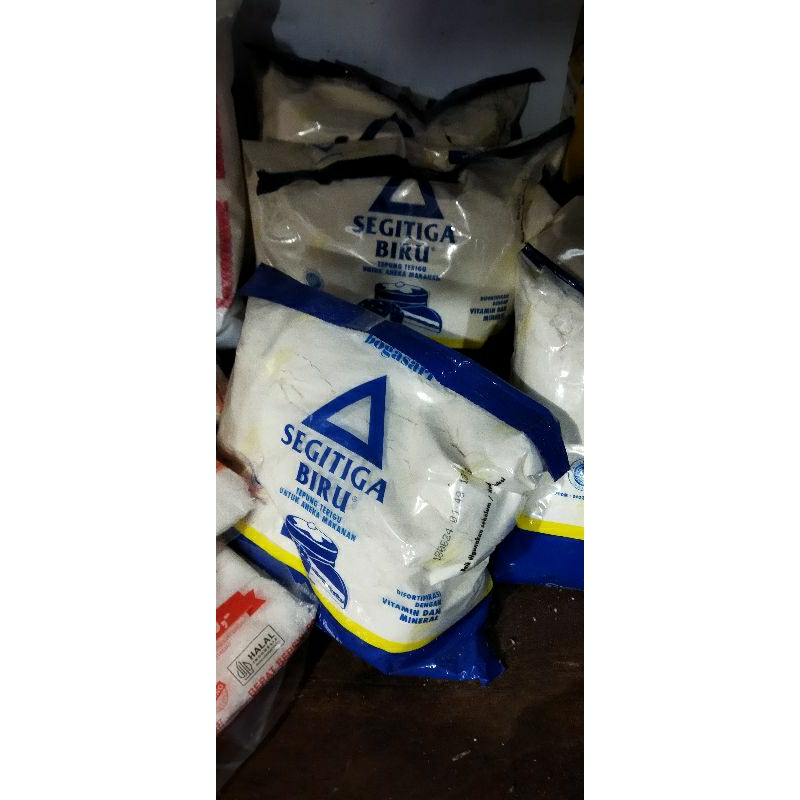

Tepung segitiga biru 500gr
