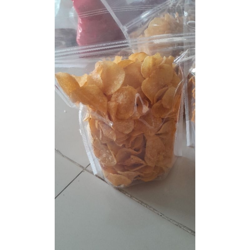 

kripik kentang pedes dan ori