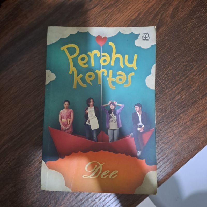 Novel Perahu Kertas [preloved] | Novel Indonesia
