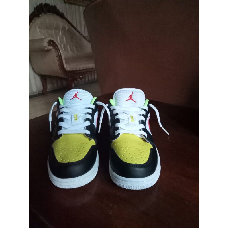 PRELOVED SNEAKERS NİK3 JORDAN (AJ1 LOW) /PL SEPATU 36