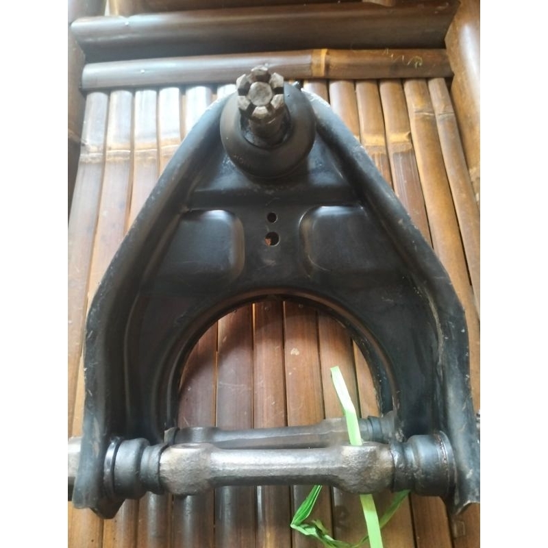 Upper Arm Sayap Atas Mitsubishi L300