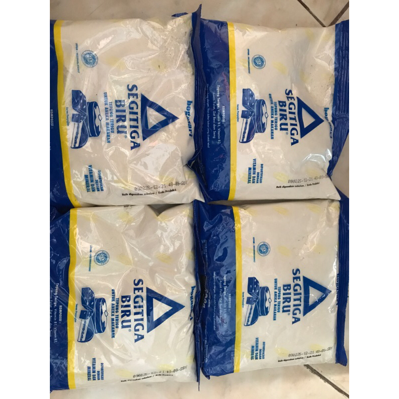 

TEPUNG SEGINTIGA BIRU BOGASARI 500 gr