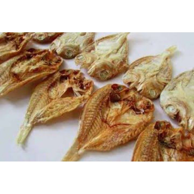 

4 pcs IKAN KERING/IKAN ASIN PASAR MAKASSAR