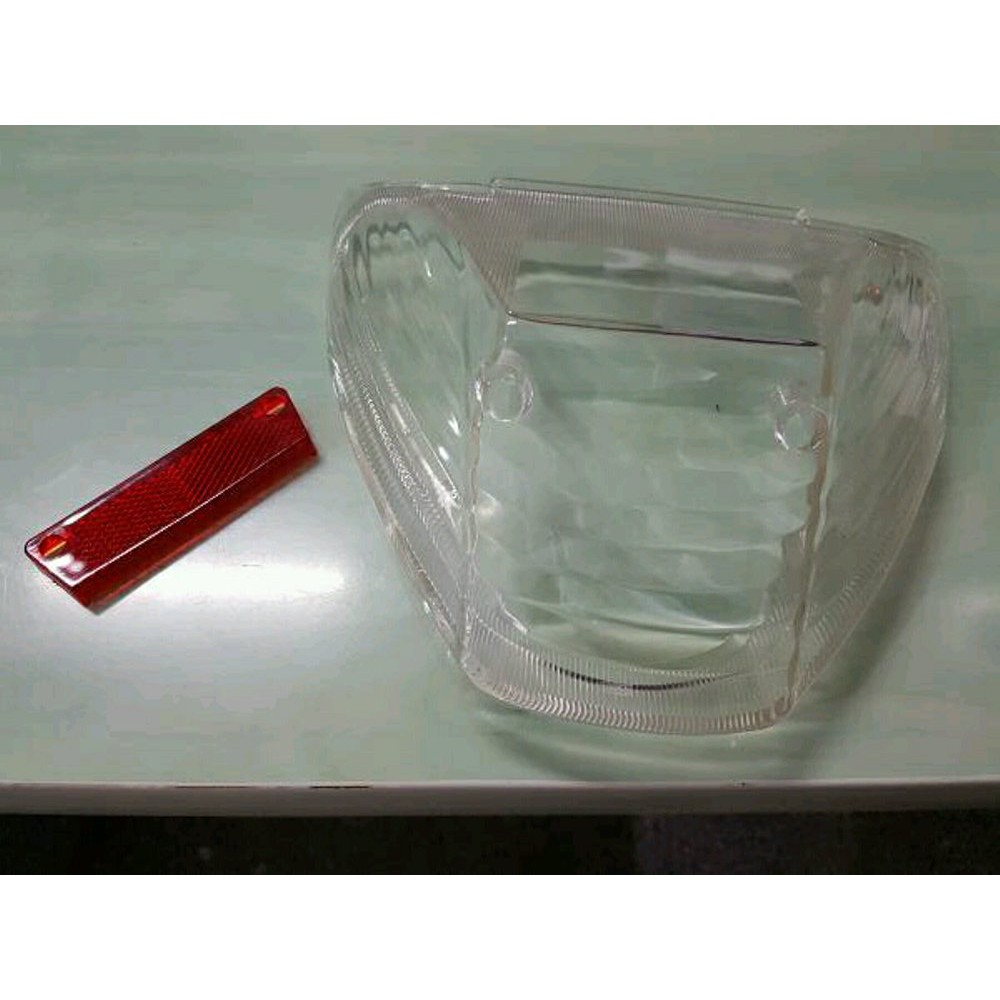 Mika Kaca Lampu Stop Suzuki SKYWAVE MERAH PUTIH Mika Lampu Belakang Suzuki SKYWAVE MERAH PUTIH