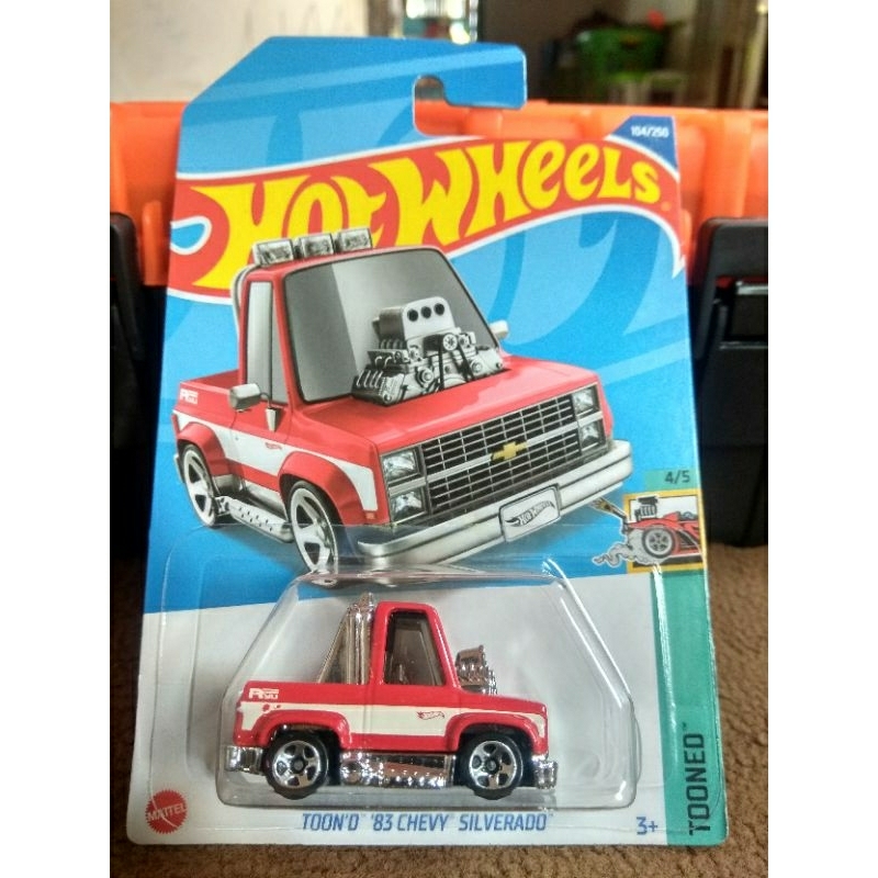 Hotwheels Hot wheels Tooned Chevy Silverado Merah