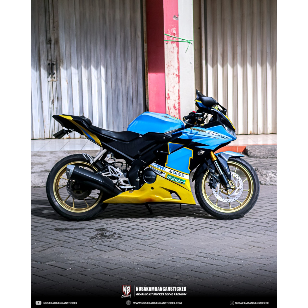 Stiker R15 V3  BIRU HITAM