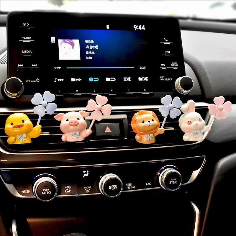 RB Kipas Ac Mobil Boneka Parfume Ac Mobil PAJANGAN AC MOBIL Kipas Baling Putar / Dekorasi Ac Mobil