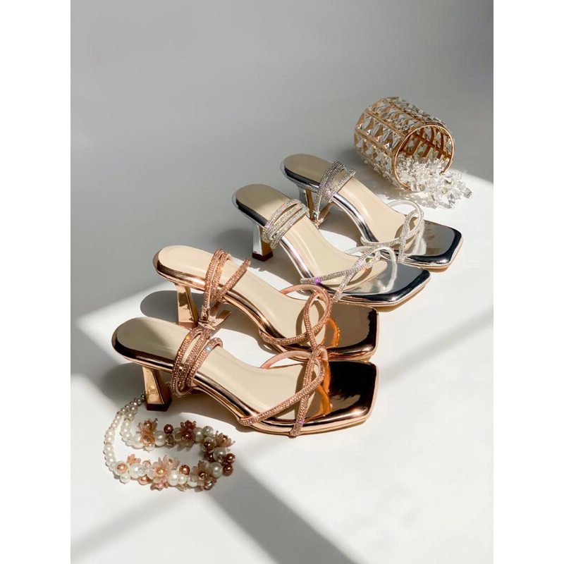 HEELS WISUDA - HEELS PREMIUM - KENAPASEPATU - FUNA