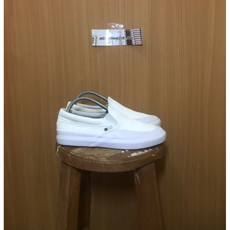 Dc shoes infinite slip on white