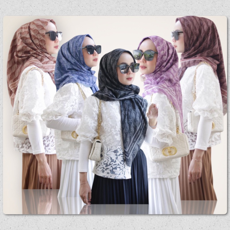 Monogram Series Yarashyma Scarf