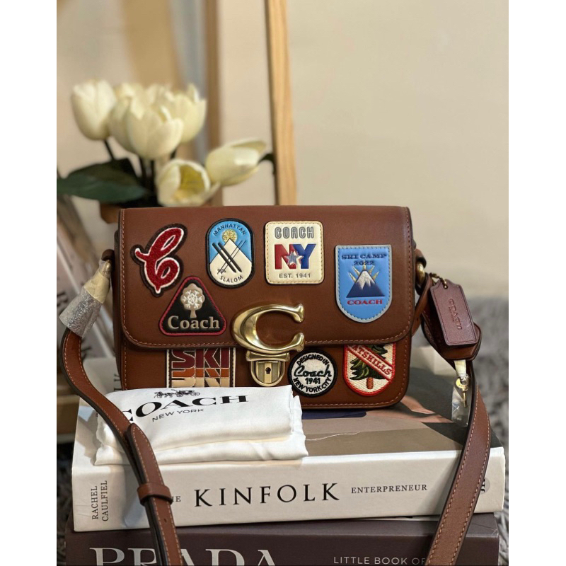 Studio shoulder bag 19 with patches saddle