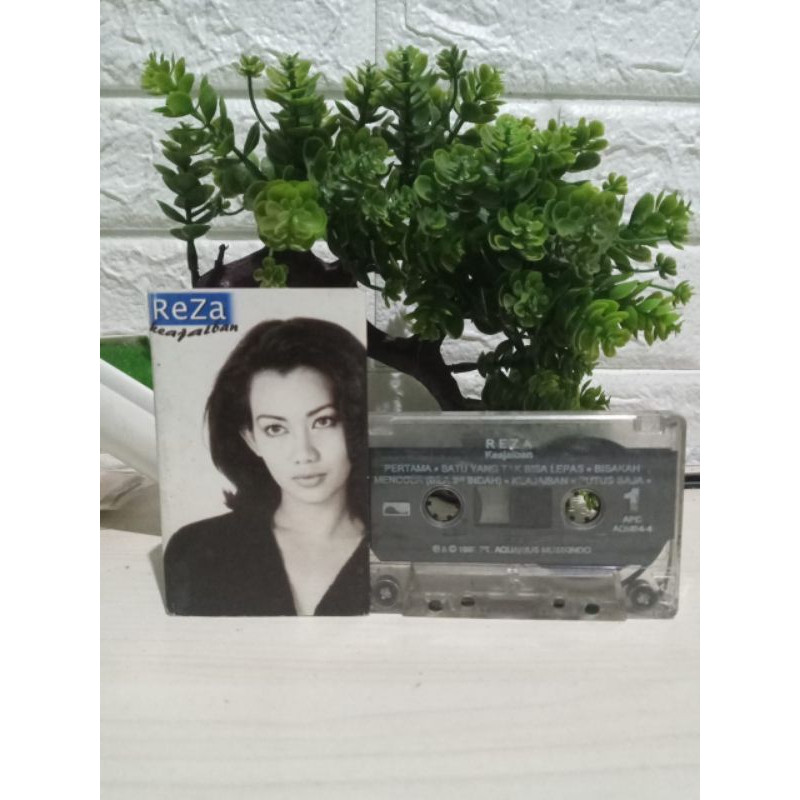 Kaset REZA KEAJAIBAN