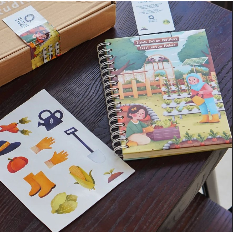 

Hiaru Notebook 2 Side Tema Berkebun Full Set