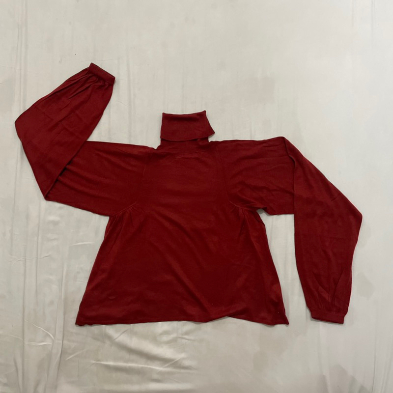 (ZARA ORIGINAL, PRELOVED) Baju Kaos Turtleneck Tangan Panjang, Merah Maroon, Polos