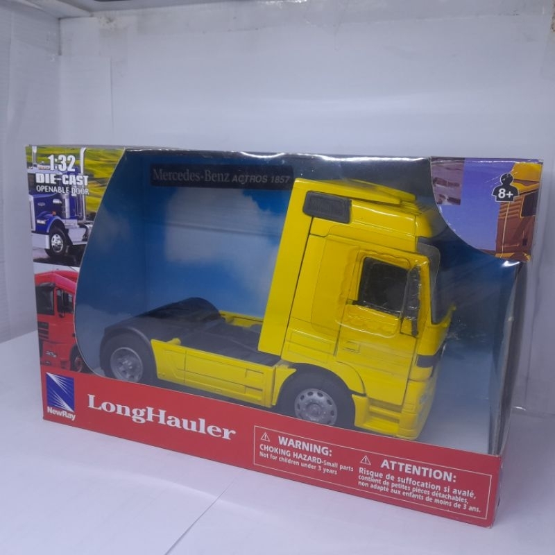 Diecast Miniatur Truck Mercedes Skala 1 : 32