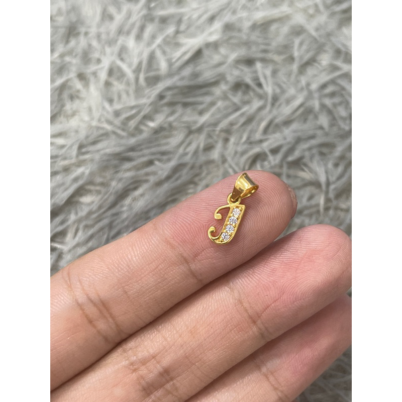 Liontin emas asli kadar 875 huruf i