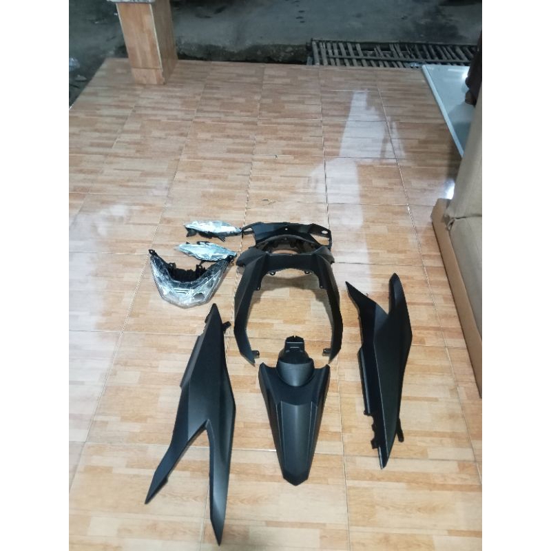 cover full body halus + lampu depan beat deluxe hitam dop