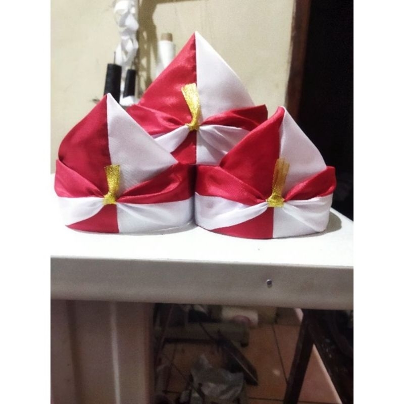 ikat kepala merah putih, blanko kemerdekaan, pernak pernik agustusan, bandana merah putih, scraf hea