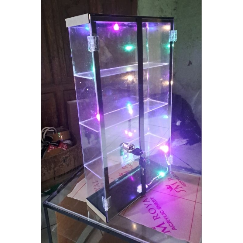 Etalase warung 4 susun kunci+lampu