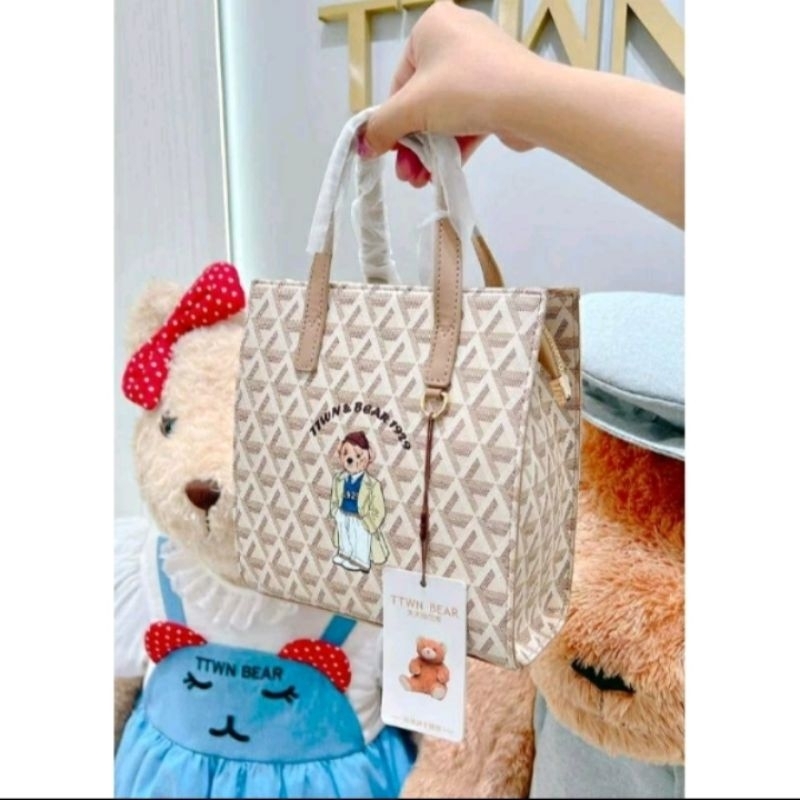 Ttwn Bear Bangkok slingbag