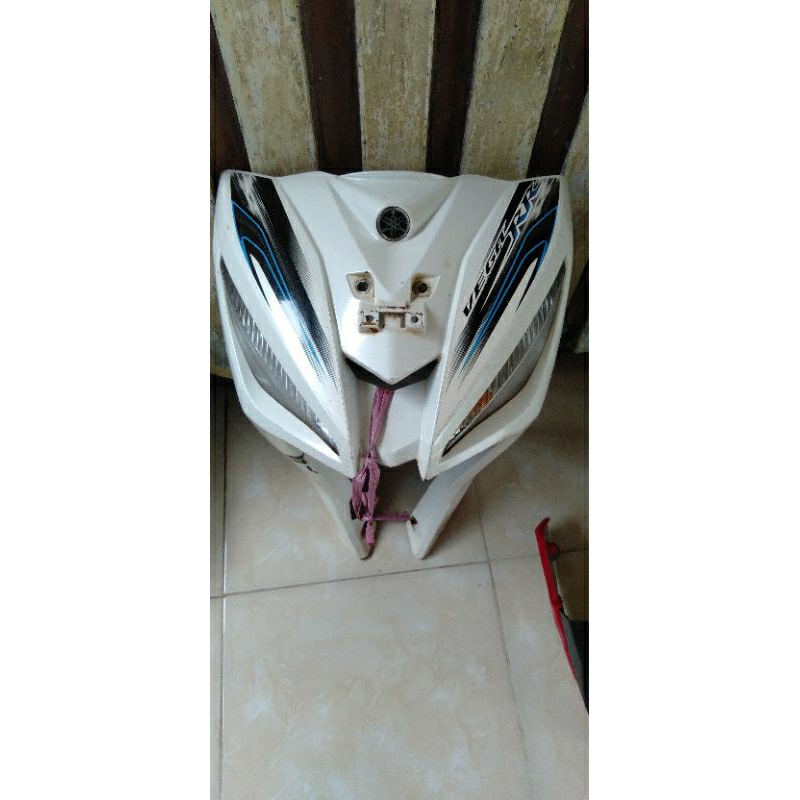 Tameng depan Vega RR putih