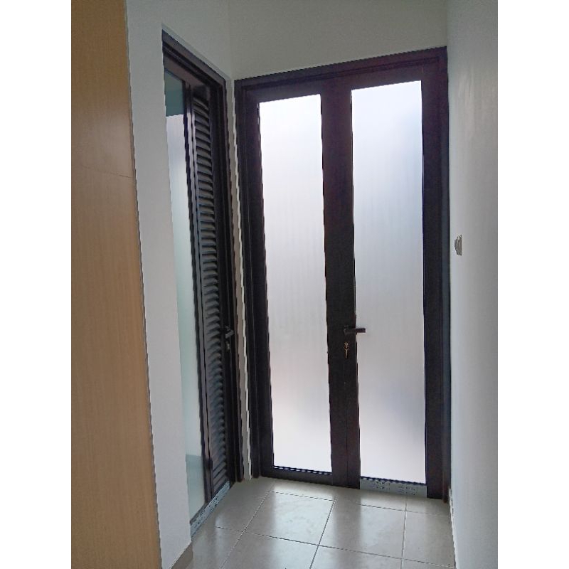 Kusen Pintu Aluminium Kaca