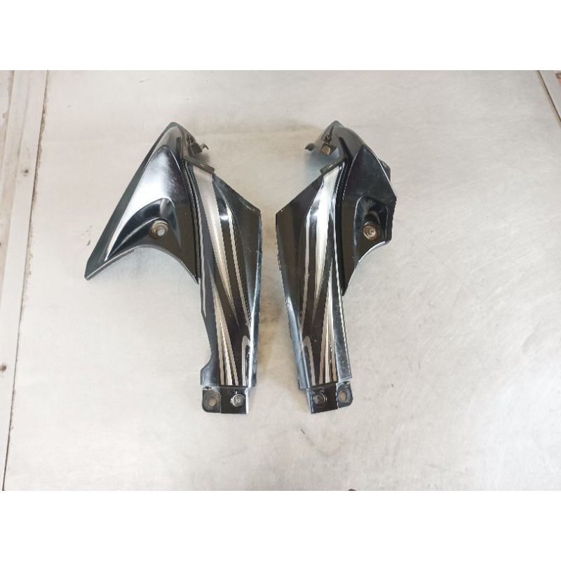cover sambungan sayap bawah jupiter z new robot 115 original copotan sepasang