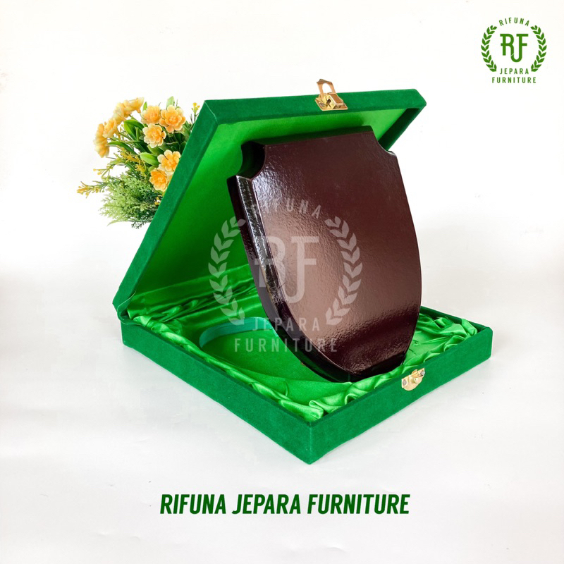 Plakat Kayu PERISAI Premium POLOS (SET KAYU + BOX) Satu Ukuran (15cm x 18cm) - HIJAU