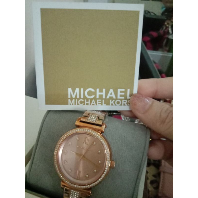 SALE MK WATCH WOMEN ROSE. GOLD FLOWER