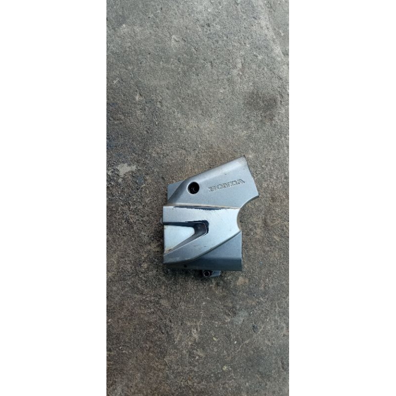 Tutup rantai tutup gear depan Honda Blade new