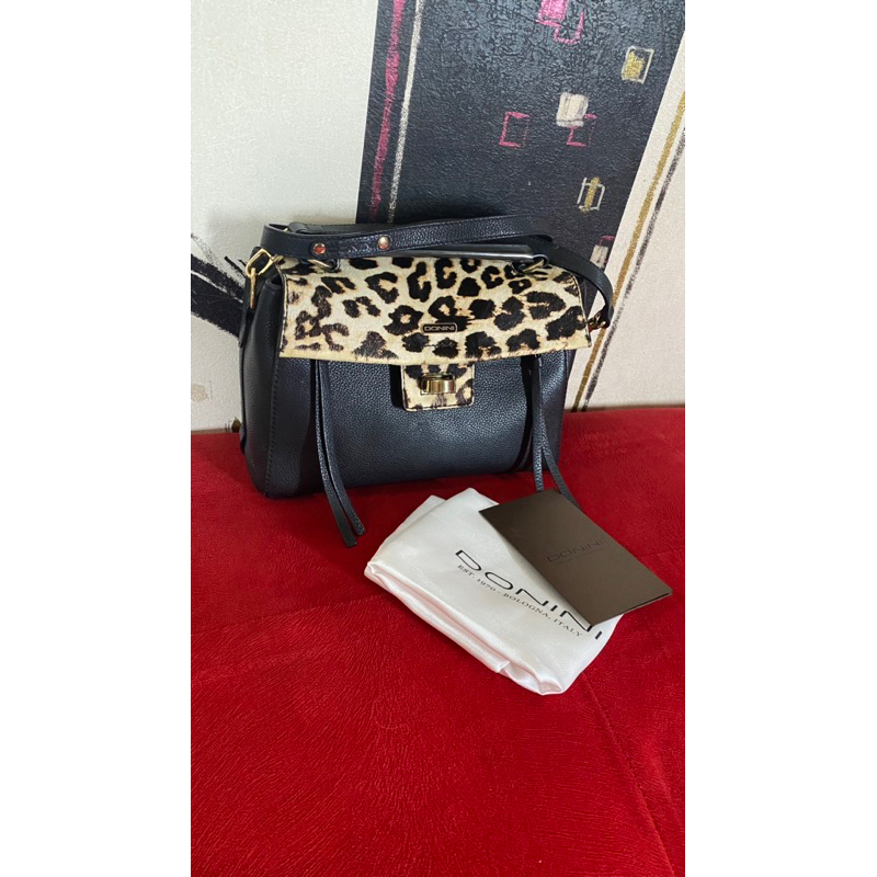 Preloved tas donini roma leopard hitam