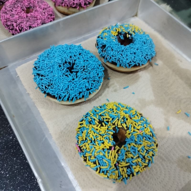 

Donat Meses warna warni Cilegon